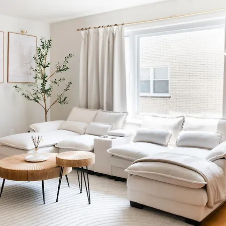2Br Near Ohare And Transit Newly Furnished Modern Apartment